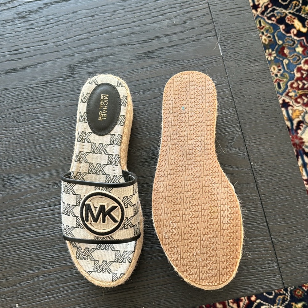 MK wedge, wicker sandal, super cute swim beach - Picture 3 of 3
